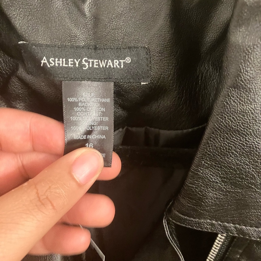 Ashley Stewart Black Sleeveless Asymmetrical Crop Top - Picture 3 of 5